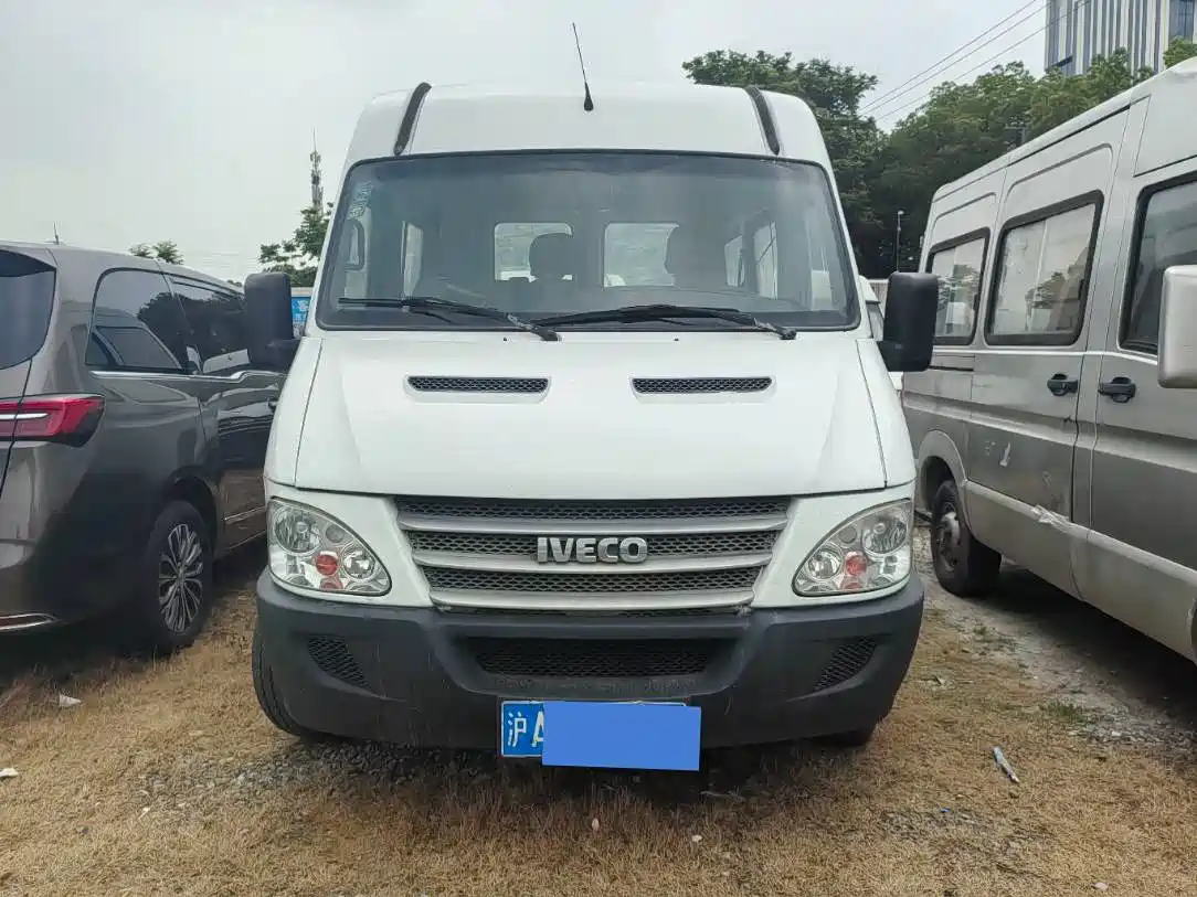 Iveco Bodhi 2015 2012 2.5T-A32 Base Model