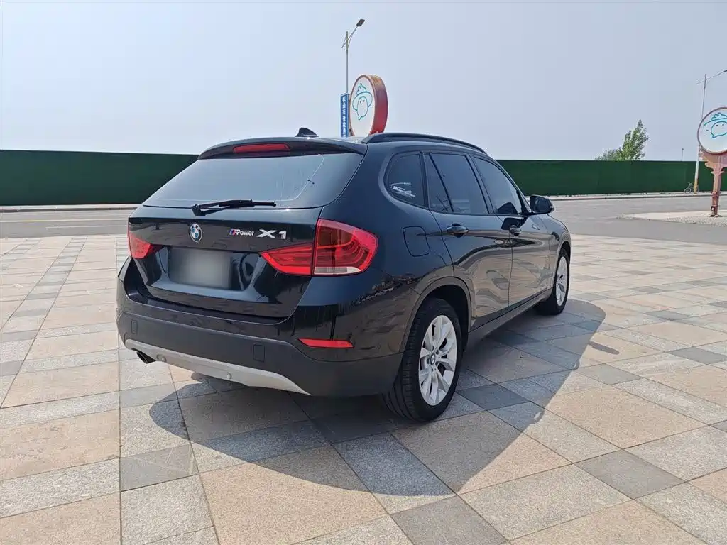 BMW X1 2013 sDrive18i Leading фото 7