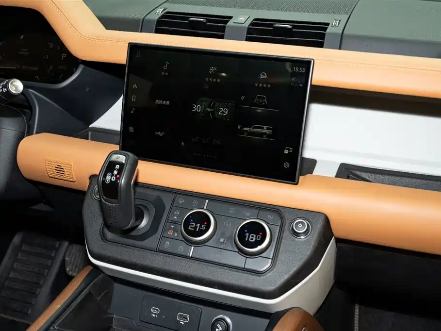 Land Rover Defender 2023 Model Year 130 3.0T P400 HSE фото 14