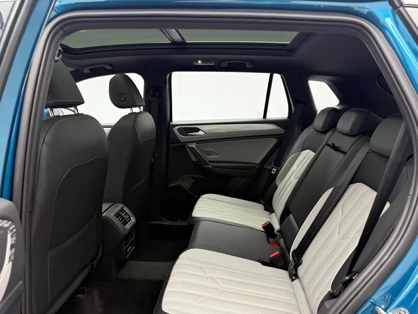Volkswagen Tayron 2023 380TSI 4WD R-Line Pro Smart Edition фото 7