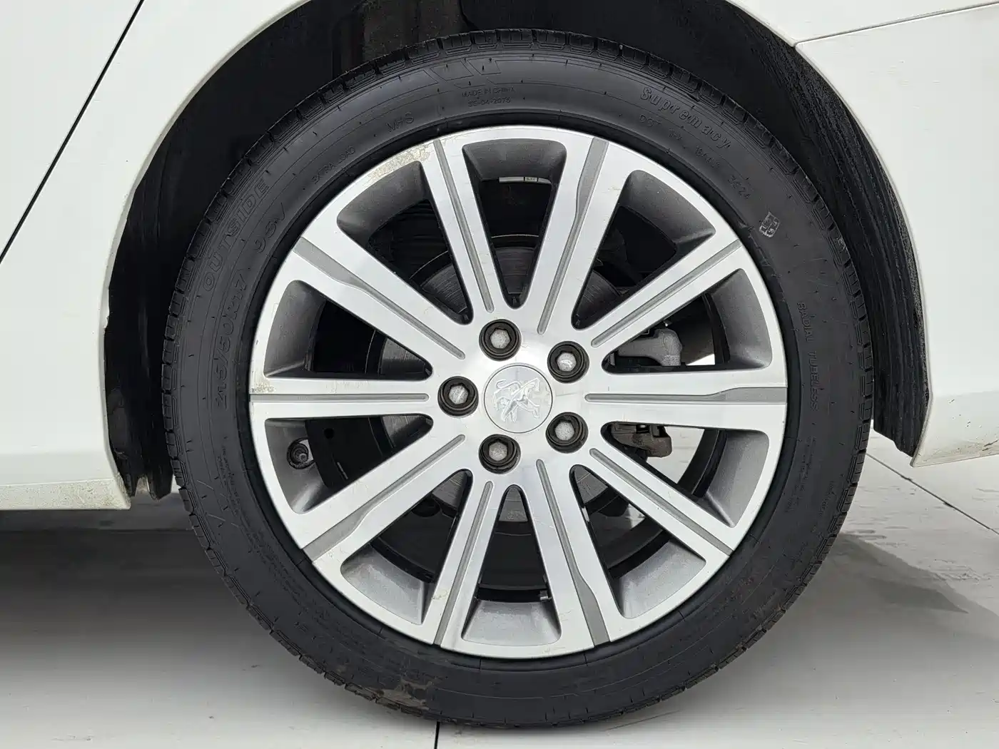 Peugeot 408 2015 Model 1.2T Automatic Luxury Edition фото 20