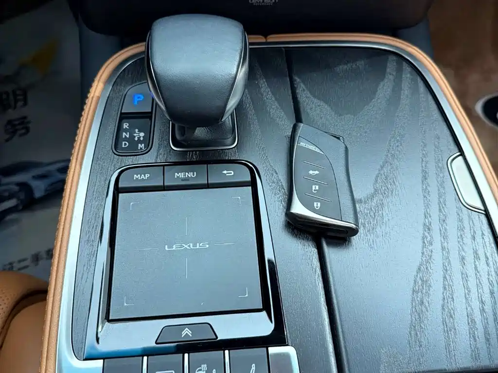 Lexus LS 2021 500h Executive Edition фото 22