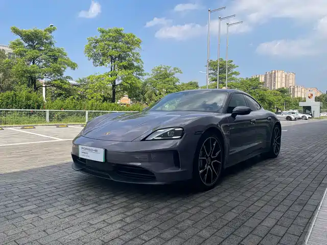 Porsche Taycan 2025