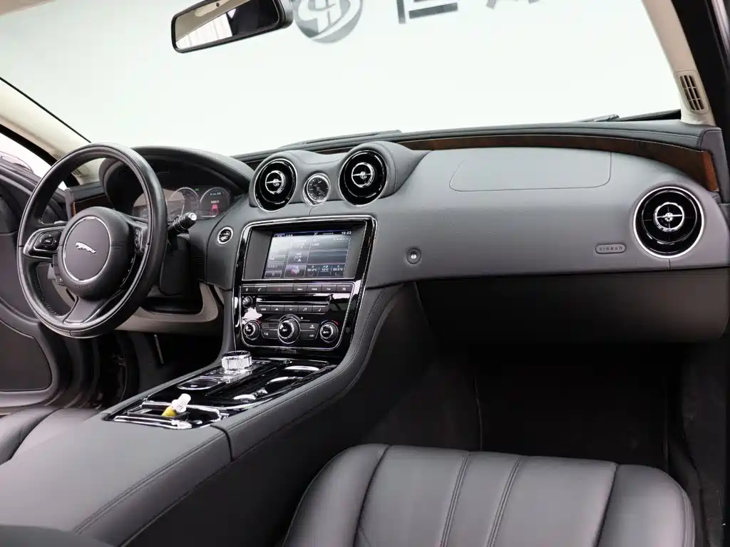 Jaguar XJ 2014 2014 XJL 3.0 SC 2WD Panoramic Business Edition