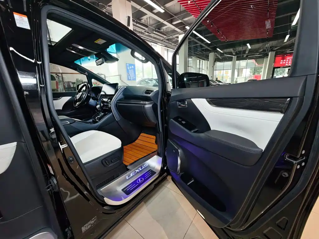 Lexus LM 2021 2020 300h 4-Seat Imperial Edition