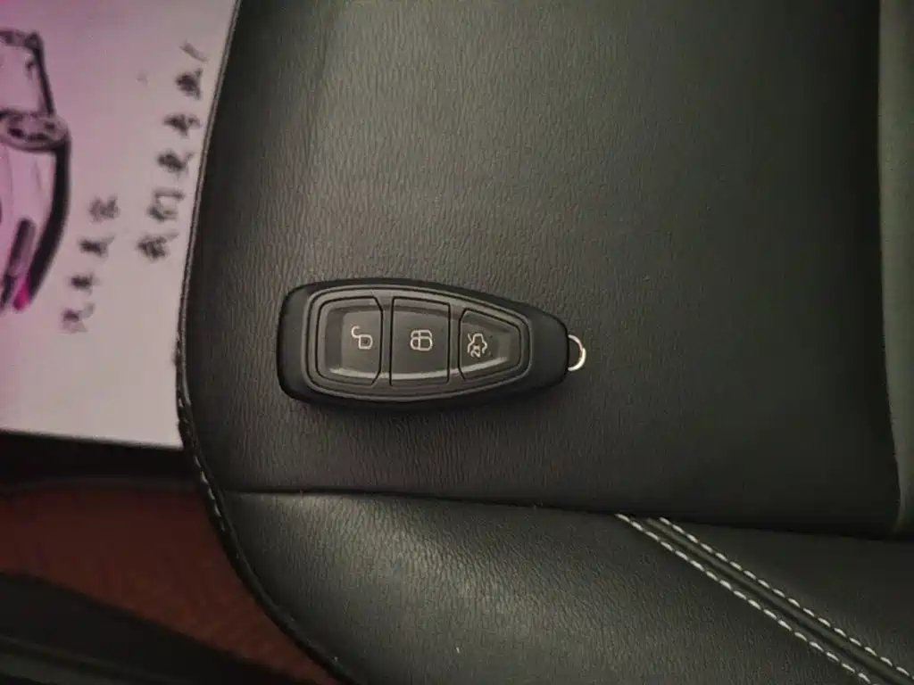 Фото 9 - Ford Kuga