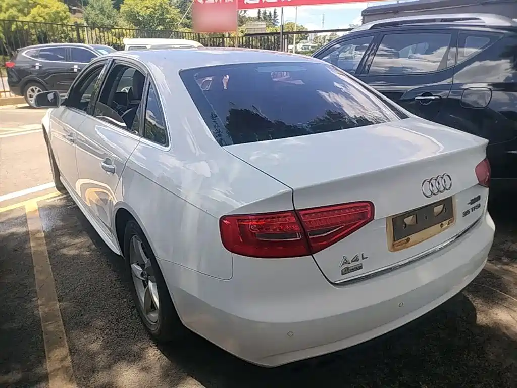 Audi A4L 2013 35 TFSI Automatic Comfort фото 5