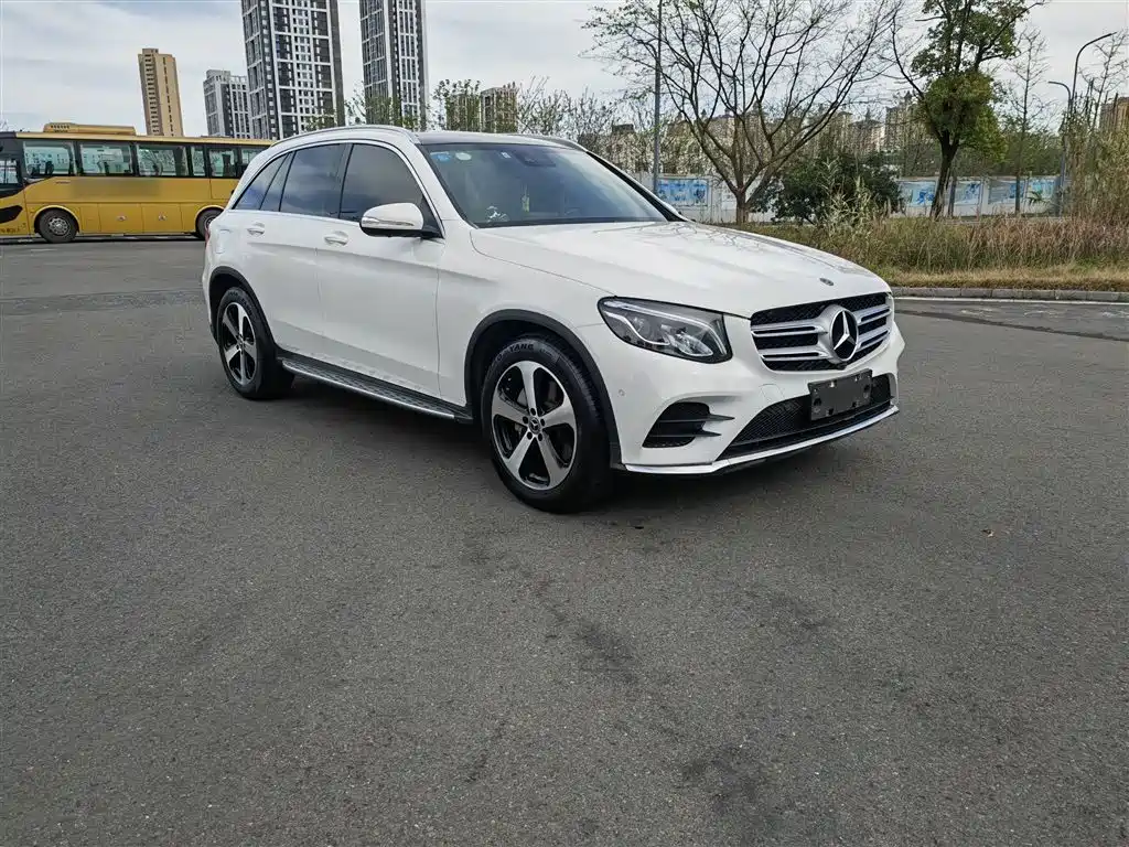Mercedes-Benz GLC 2018 GLC 260 4MATIC Luxury фото 4
