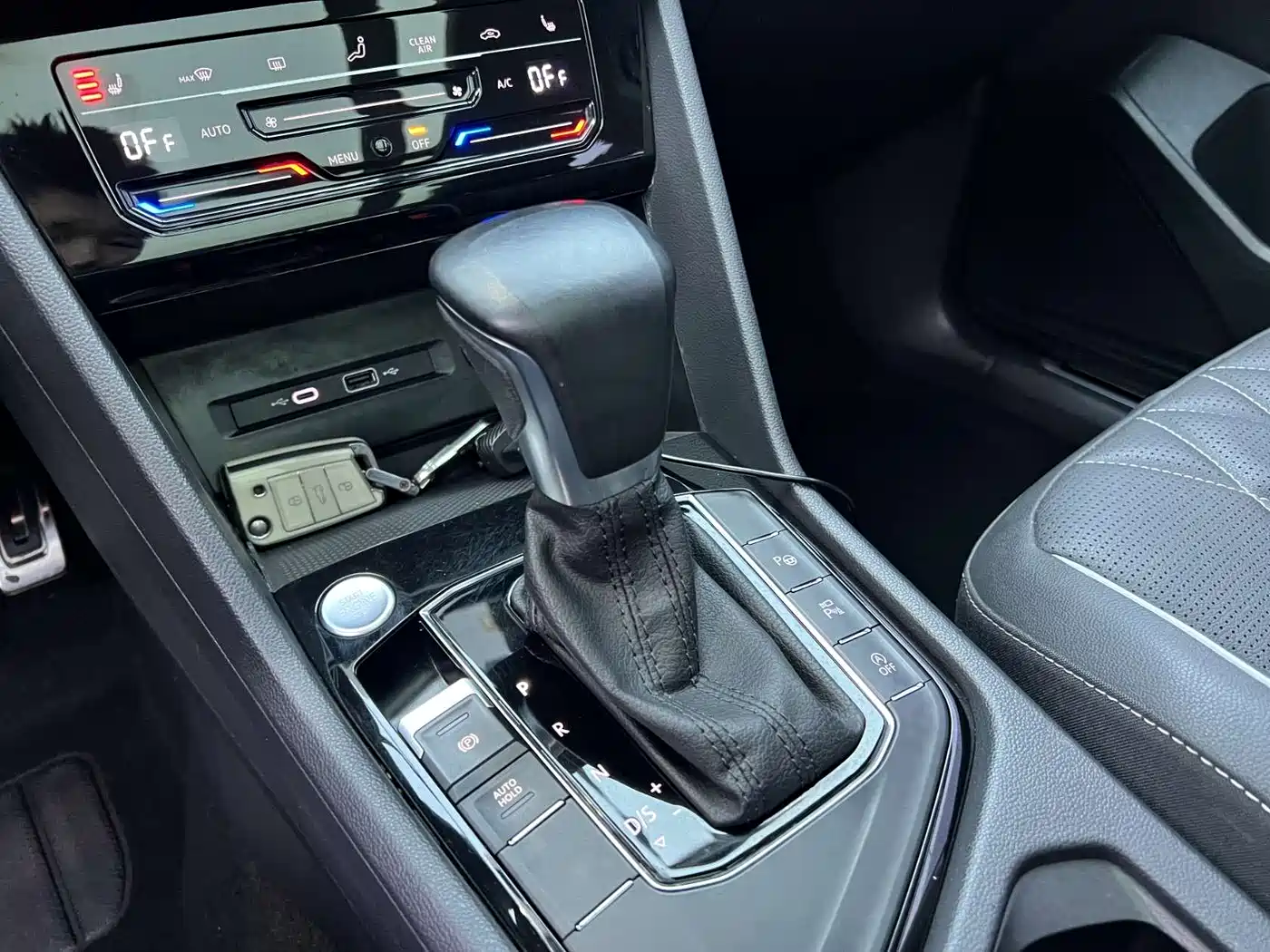 Volkswagen Tiguan L 2022 330TSI Auto 2WD R-Line Premium Edition фото 7