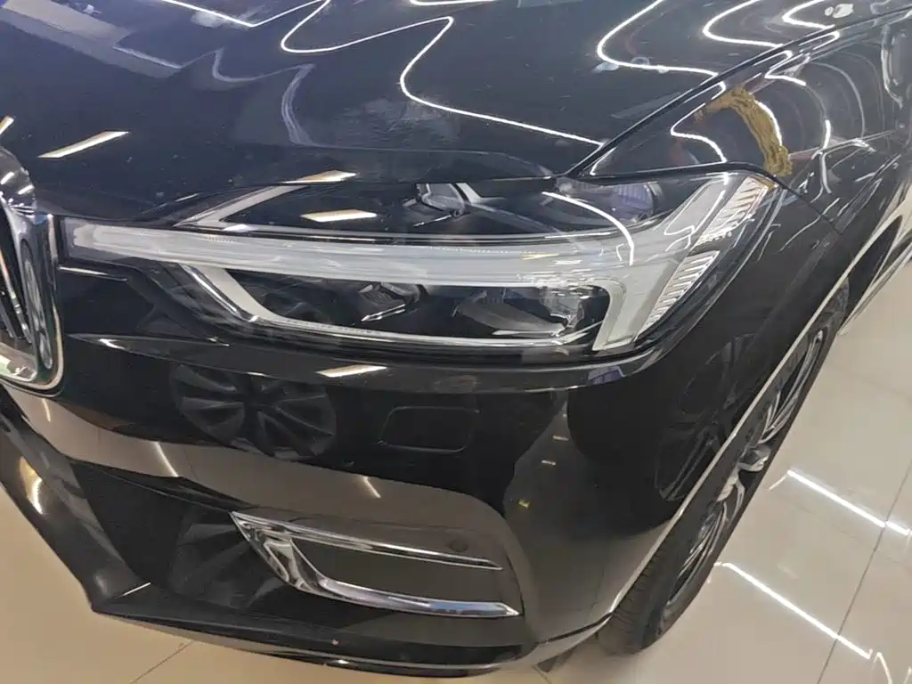 Фото 24 - Volvo XC60