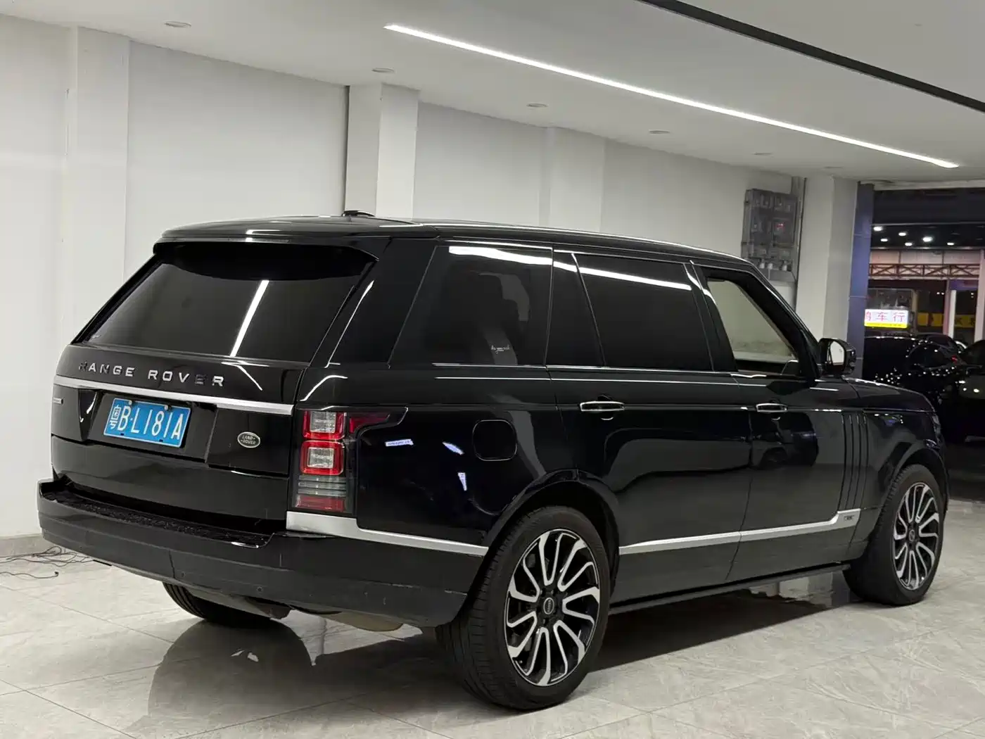 Land Rover Range Rover 2016 5.0 SC V8 AB Ultimate Autobiography LWB фото 7