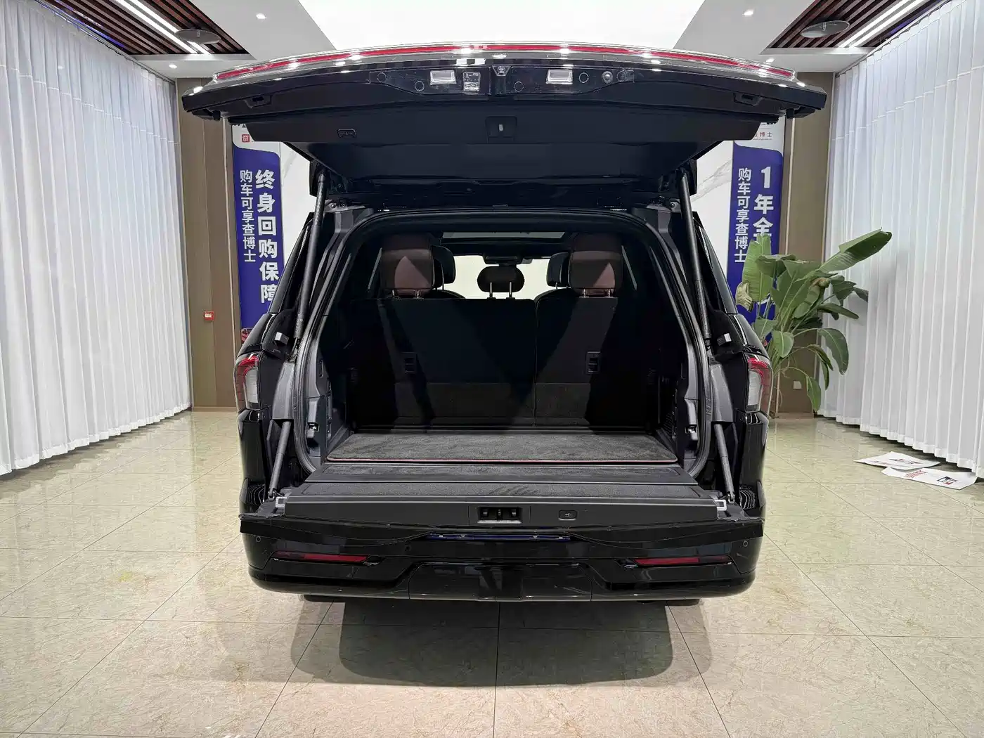 Фото 23 - Lincoln Navigator