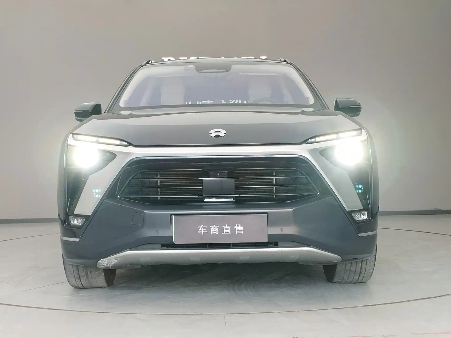Фото 2 - NIO ES8
