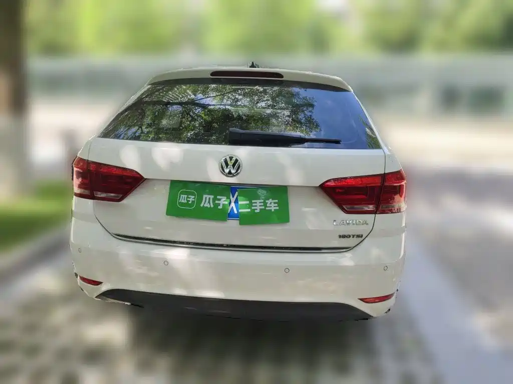Photo 3 - Volkswagen Lavida Tour