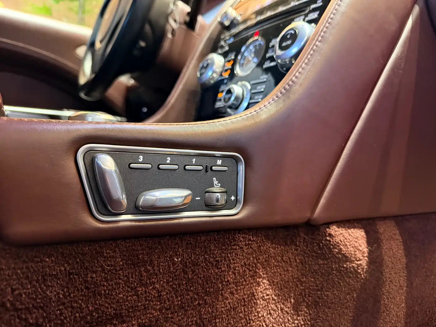 Aston Martin Rapide 2013 6.0L S фото 8