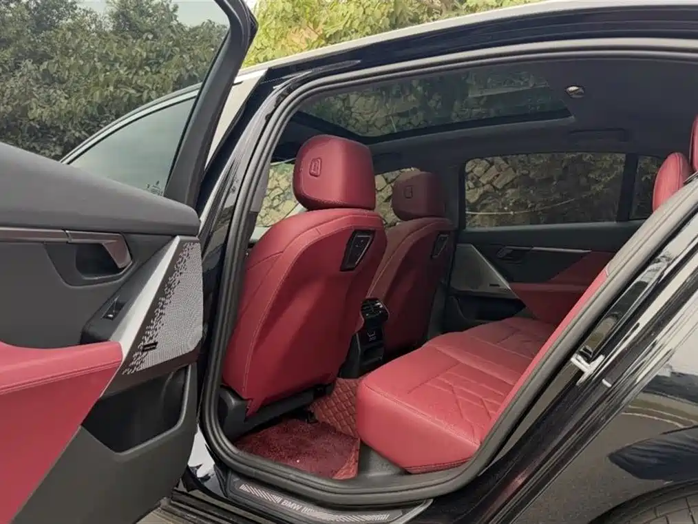 BMW 5 Series 2026 530Li Leading Luxury Package фото 6