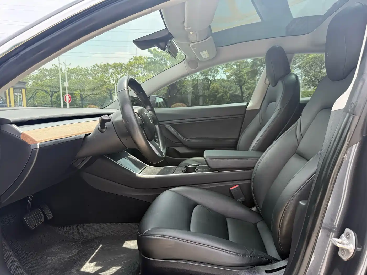 Tesla Model 3 (Import) 2019 2019 Long Range RWD Version