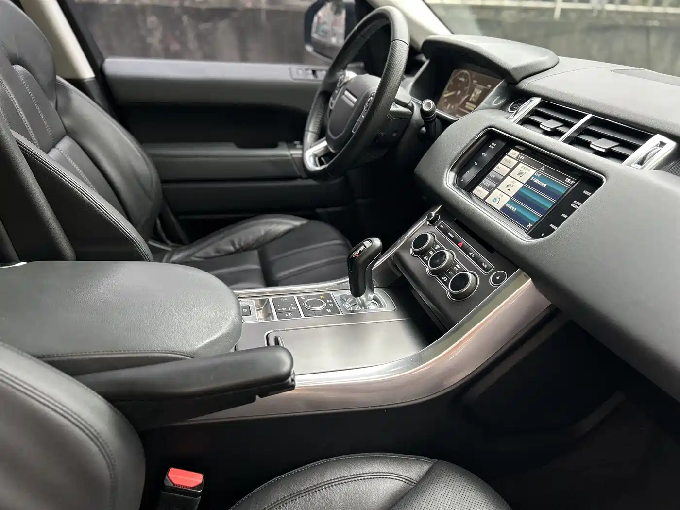 Land Rover Range Rover Sport 2016 Model 3.0 SC V6 SE фото 16