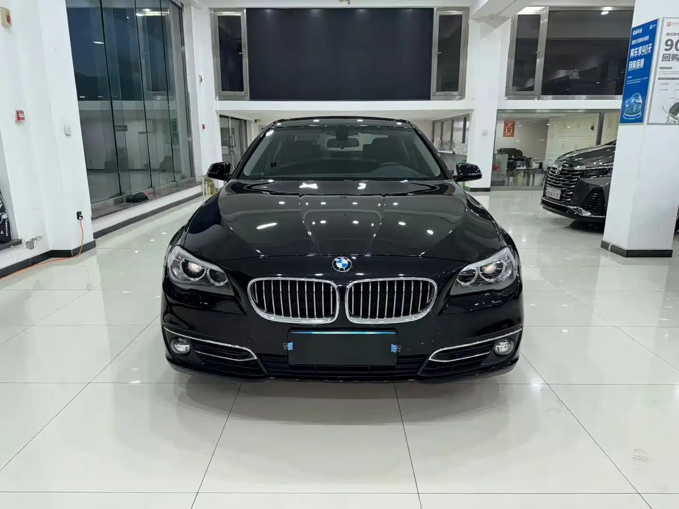 BMW 5 Series 2014 525Li Luxury Design Package фото 2