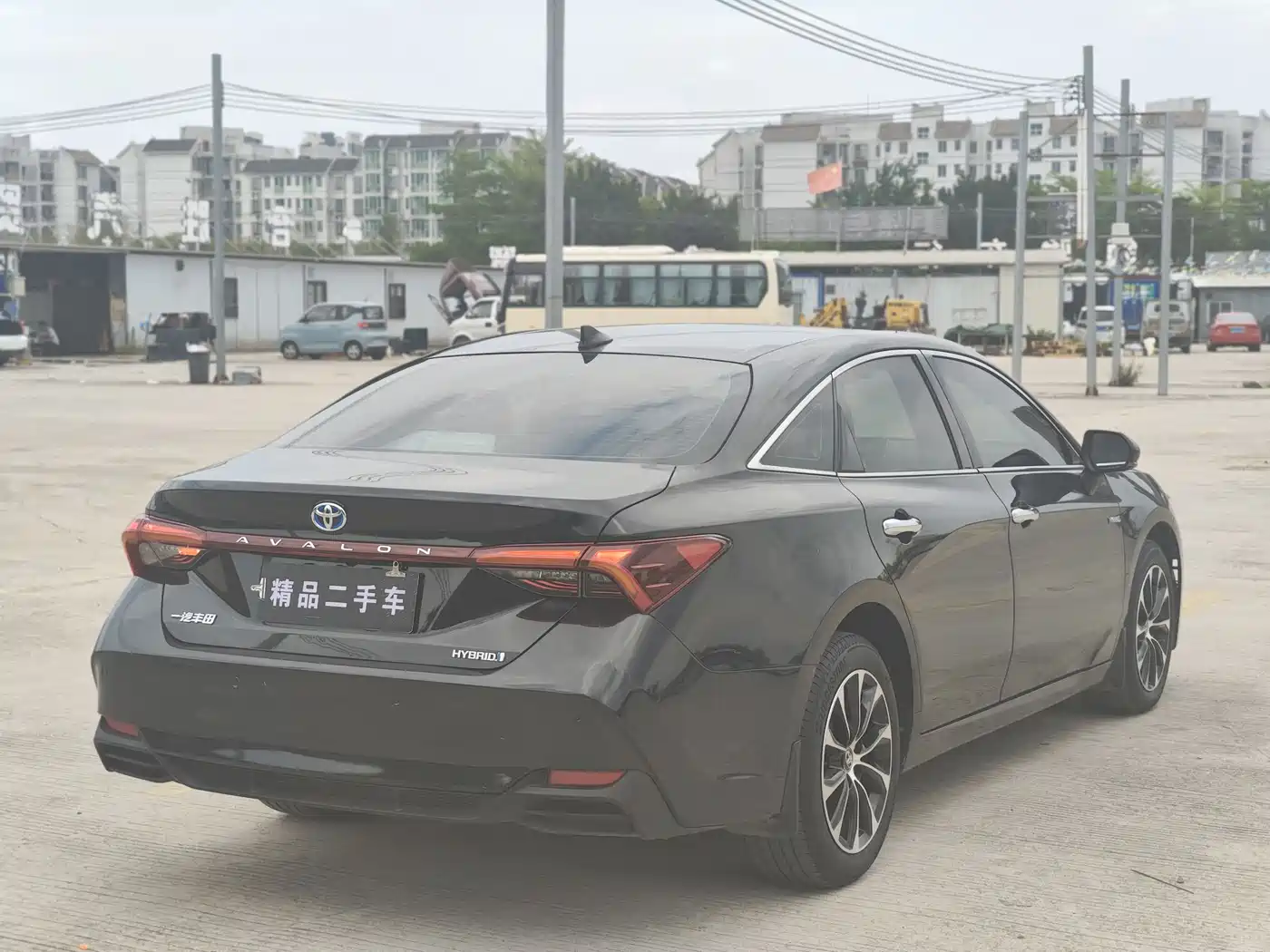 Toyota Avalon 2022 Hybrid 2.5L Luxury Edition фото 12