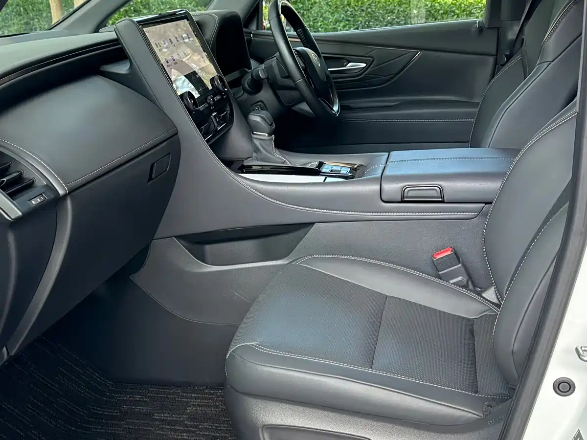 Toyota Alphard 2026 2025 Hybrid 2.5L Ultimate Gold Edition