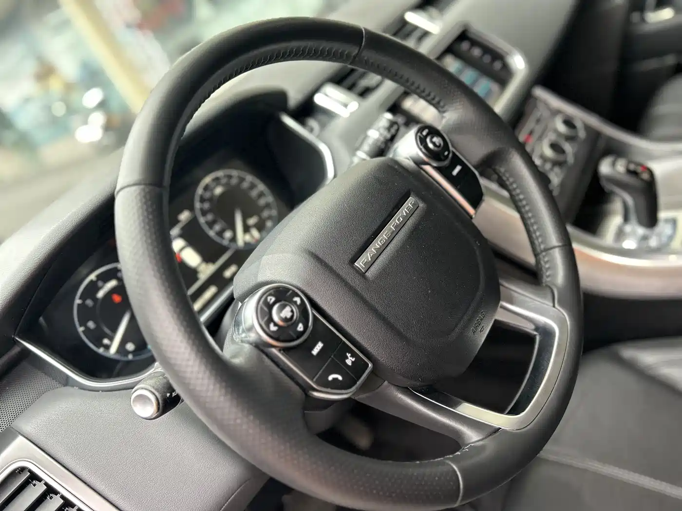 Land Rover Range Rover Sport 2016 Model 3.0 SC V6 SE фото 9