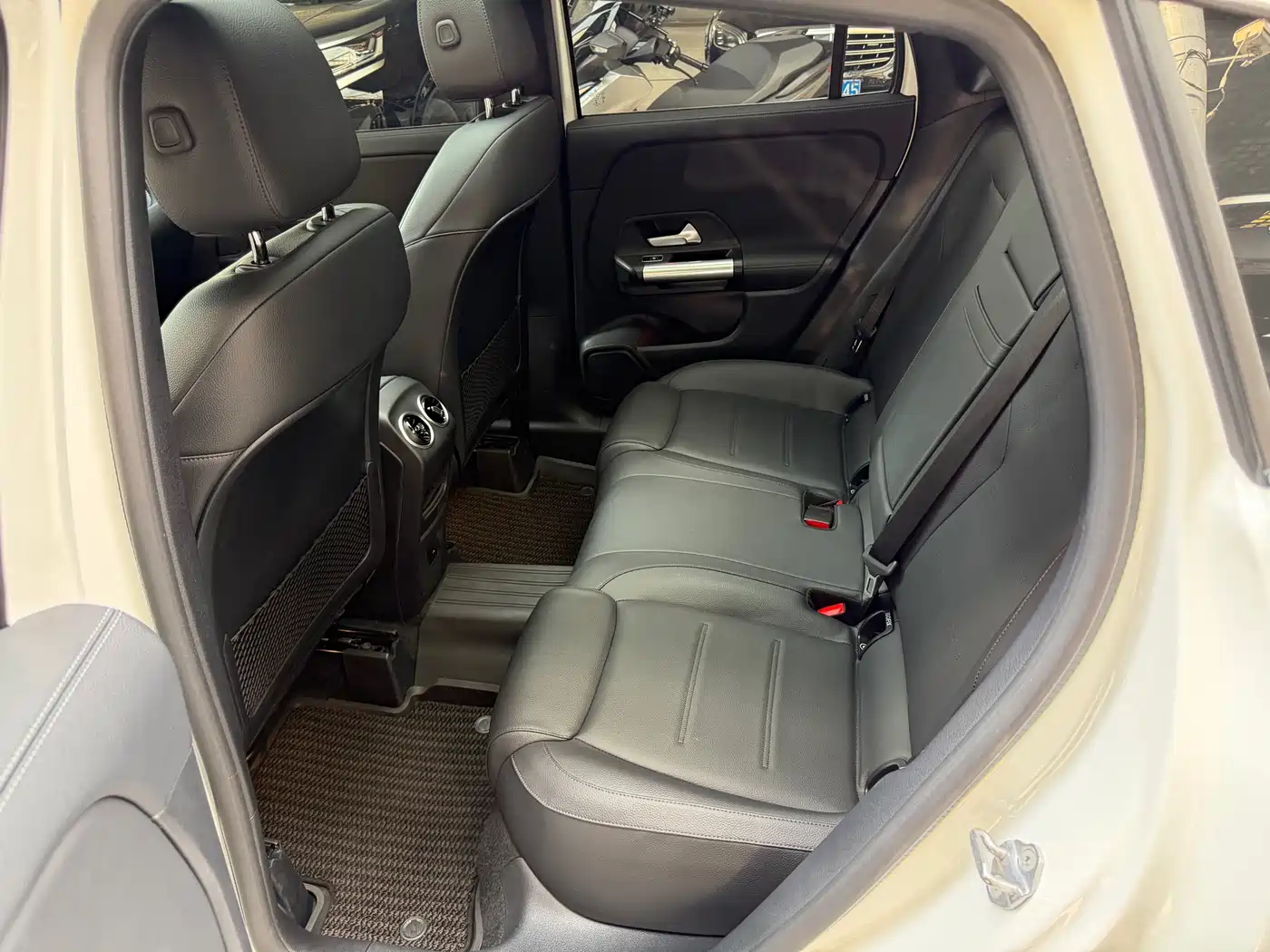 Mercedes-Benz GLA 2023 2023 GLA 220