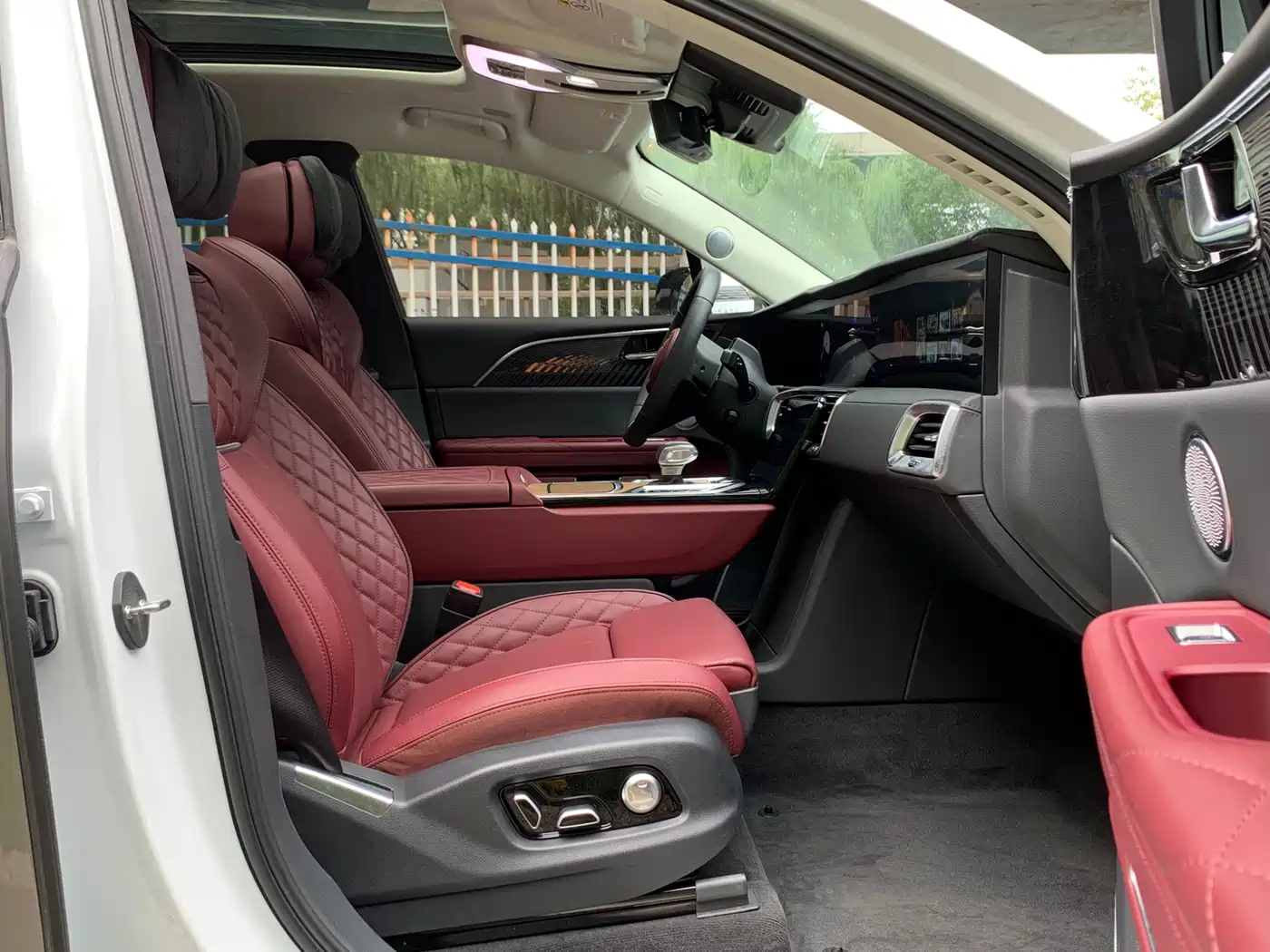 Hongqi E-HS9 2023 2022 660km Qi Ling Edition (4-seater)