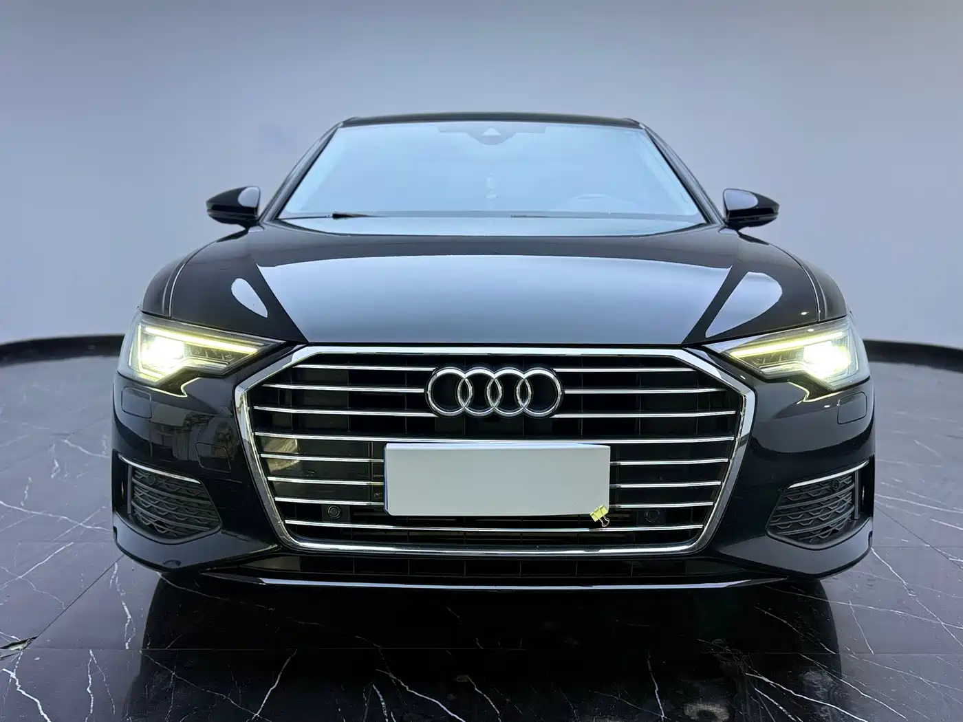 Фото 2 - Audi A6L