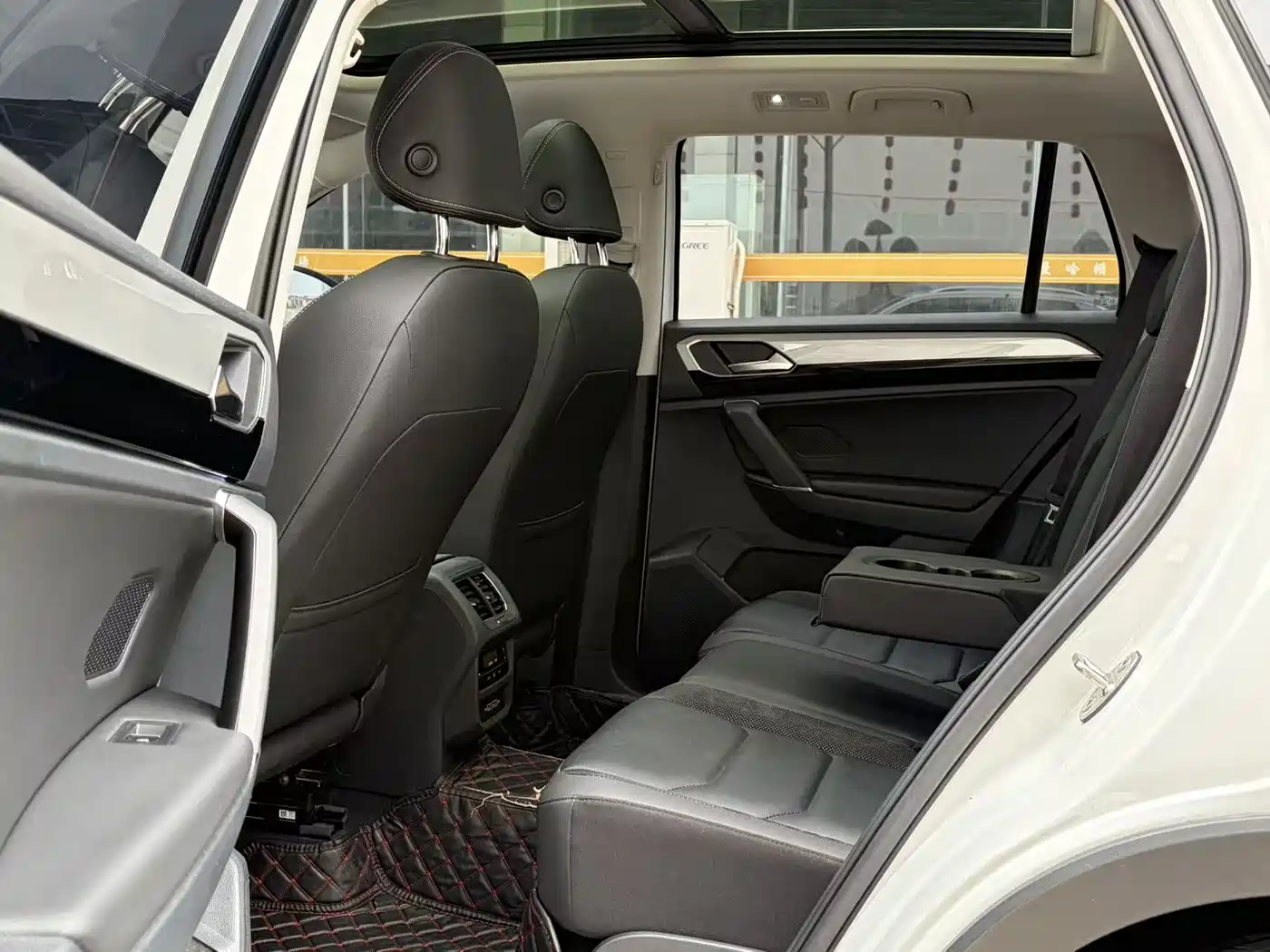 Volkswagen Tayron 2021 280TSI 2WD Luxury Smart Connect фото 9