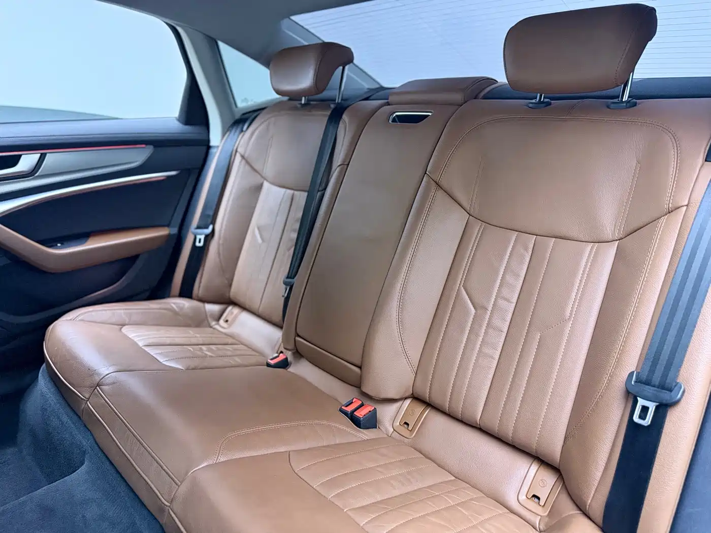 Фото 14 - Audi A6L
