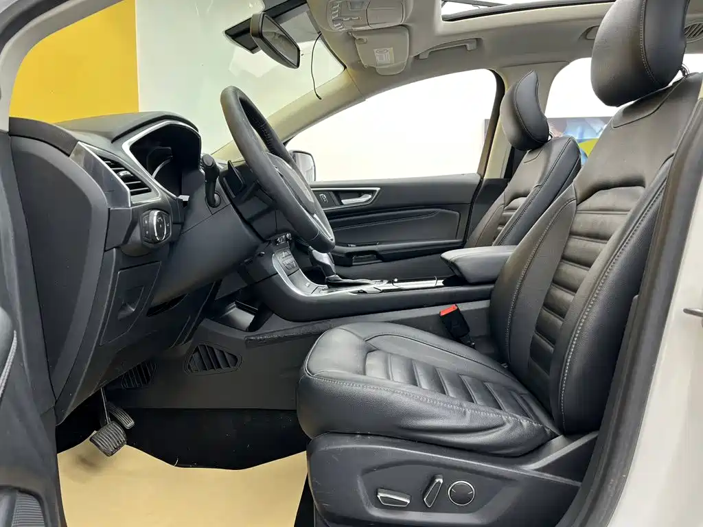 Фото 20 - Ford Edge