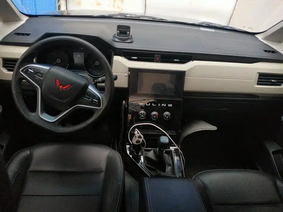 Wuling Motors Wuling Journey 2023 2021 1.5T Manual Luxury Edition