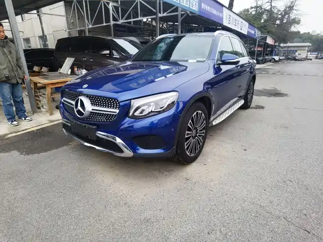 MERCEDES-BENZ GLC