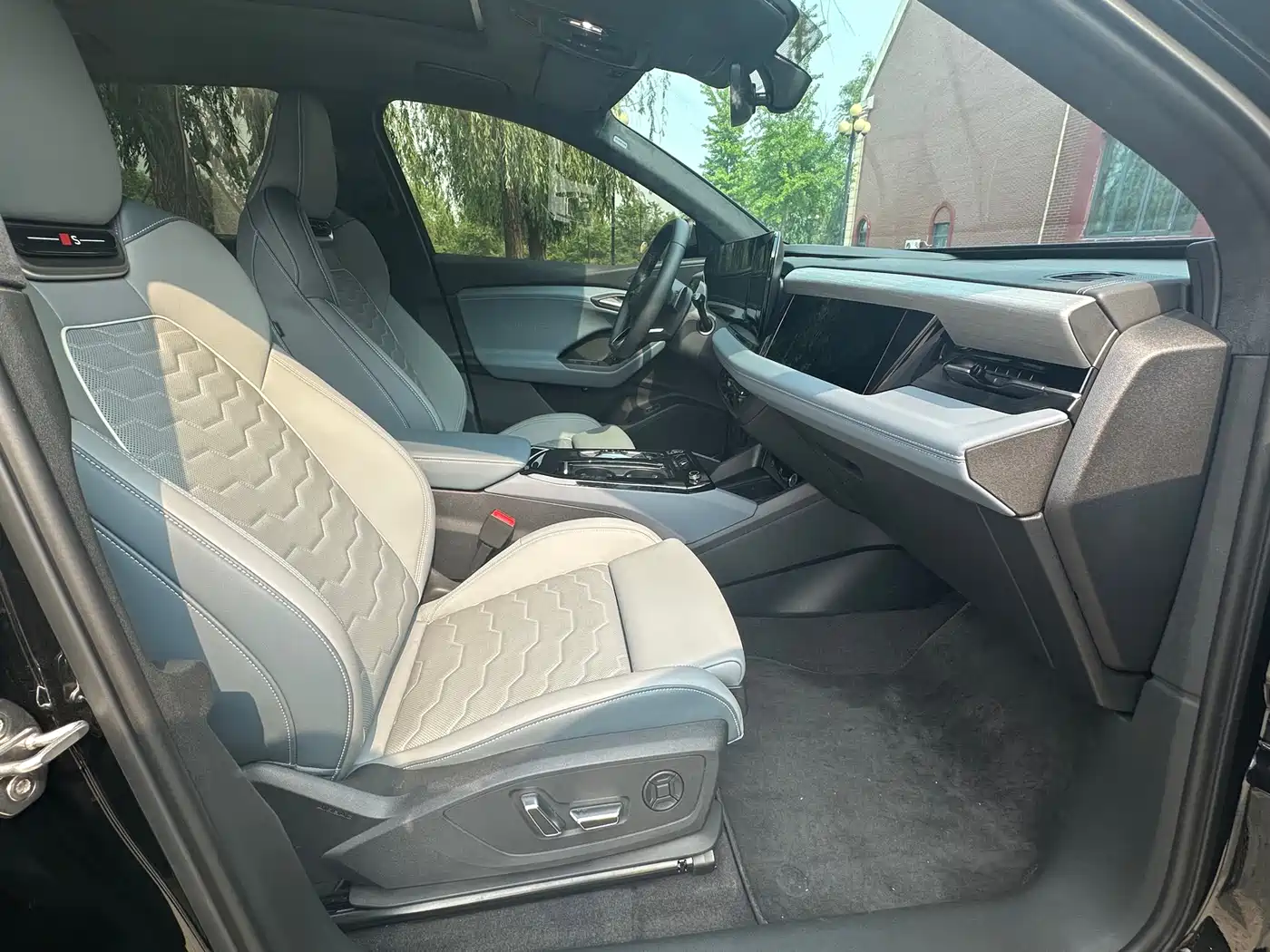 Audi Q6L e-tron 2025 Extended Range Edition фото 11