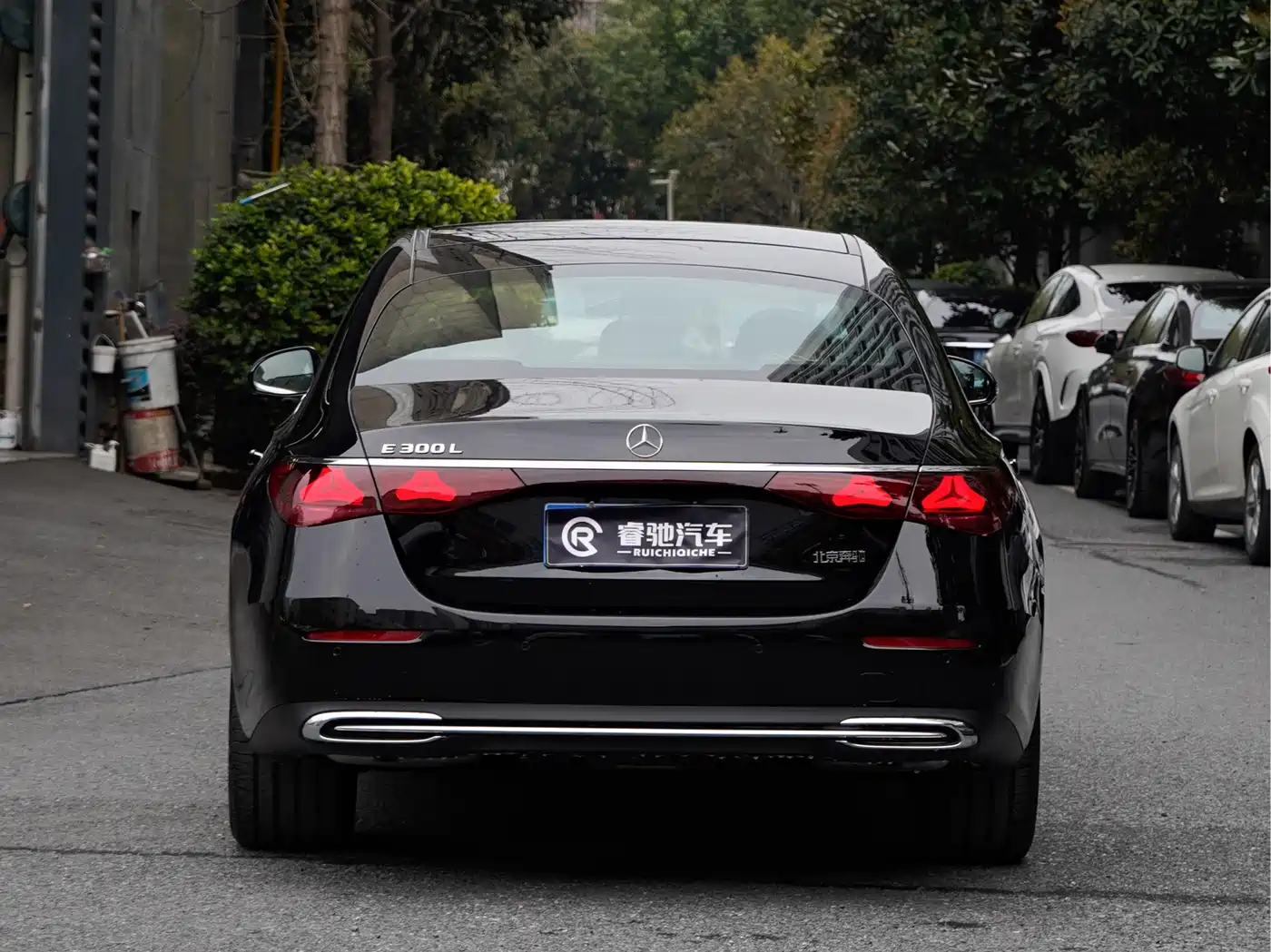 MERCEDES-BENZ E-CLASS