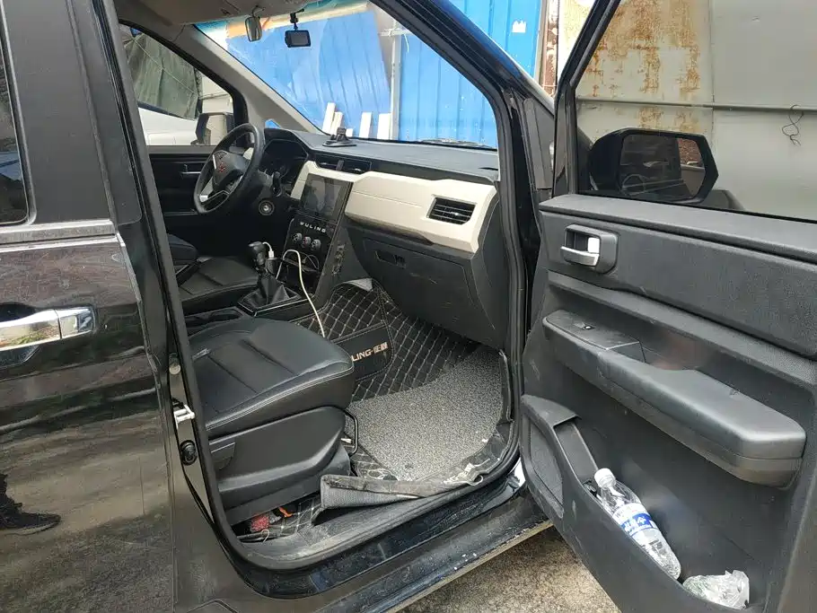 Wuling Motors Wuling Journey 2023 2021 1.5T Manual Luxury Edition