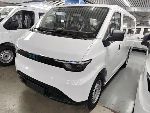 JMC E Fushun Остеклённый, 41.86kwh, короткая база, низкая крыша