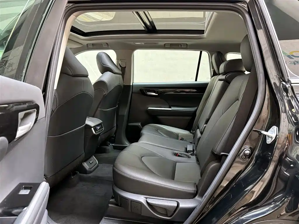 Toyota Highlander 2022 380T 4WD Luxury 7-Seater фото 10