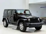 Фото 2 - Jeep Wrangler