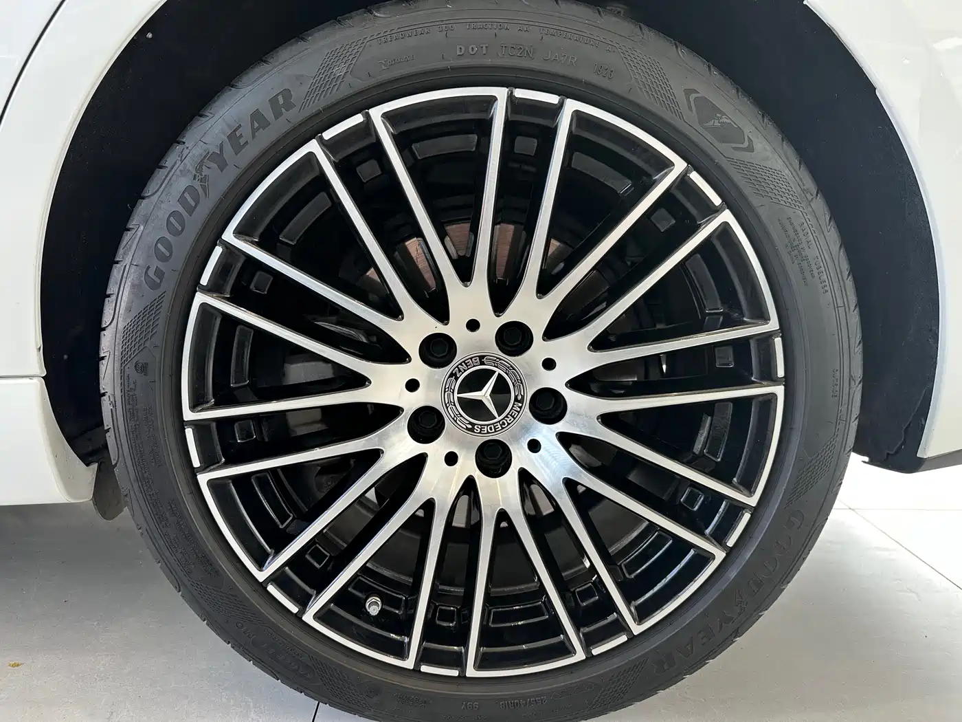 MERCEDES-BENZ CLASS C