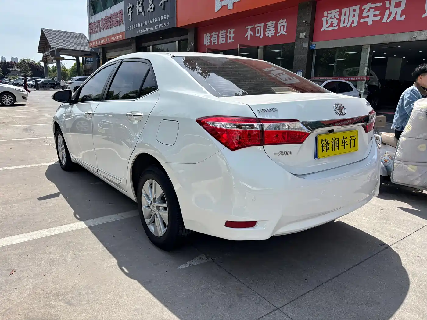 Toyota Corolla 2014 1.6L CVT GL-i фото 6