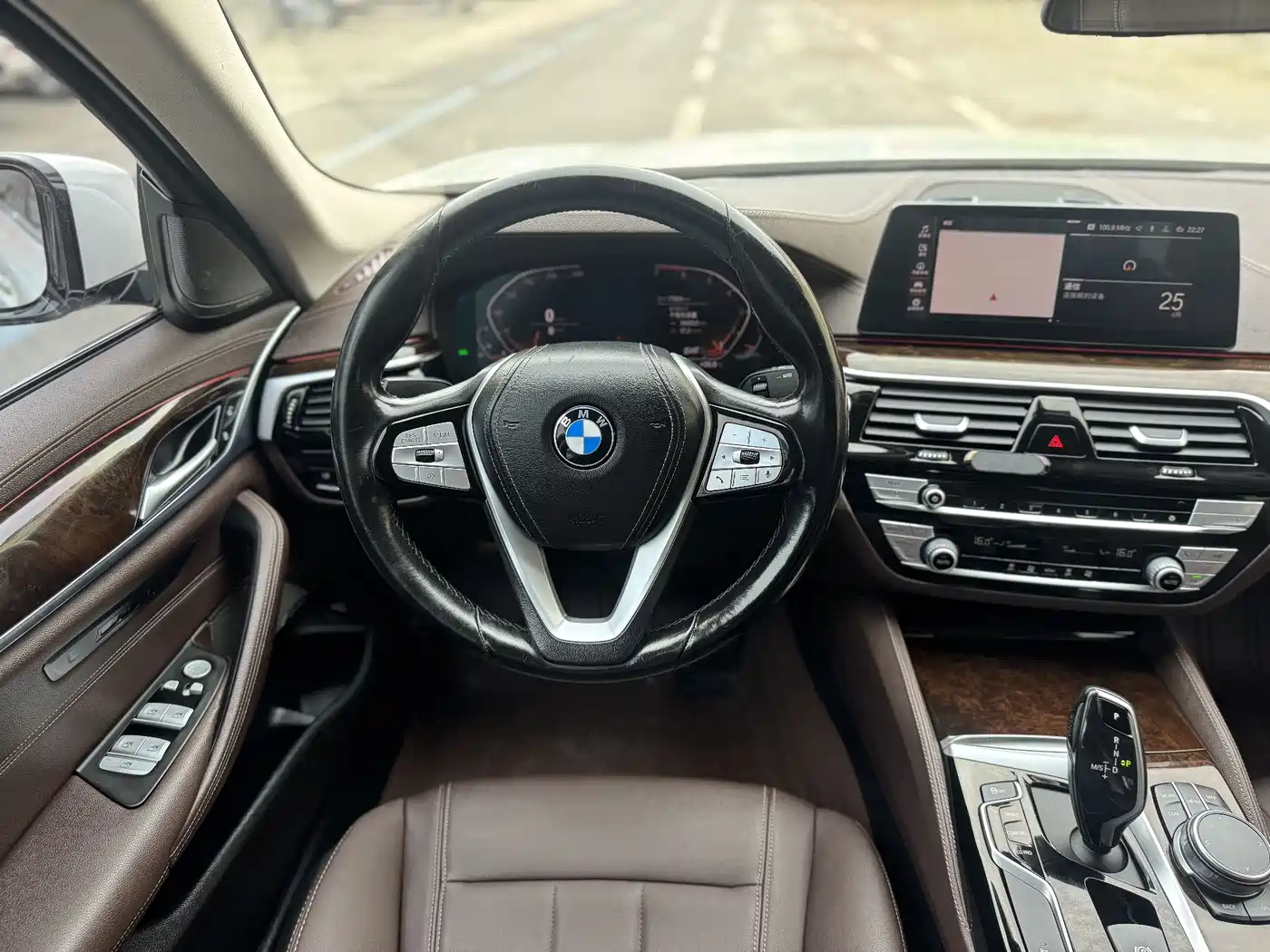 BMW 5 Series 2020 525Li Luxury Package фото 4