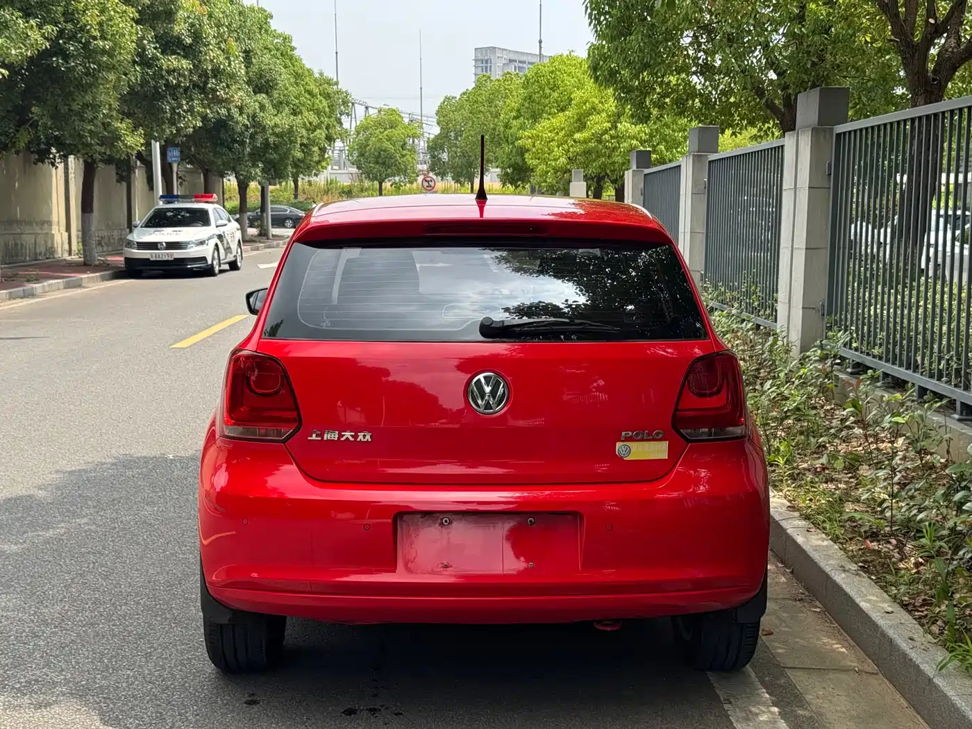 Volkswagen Polo 2013 1.4L Manual Trend Edition фото 11