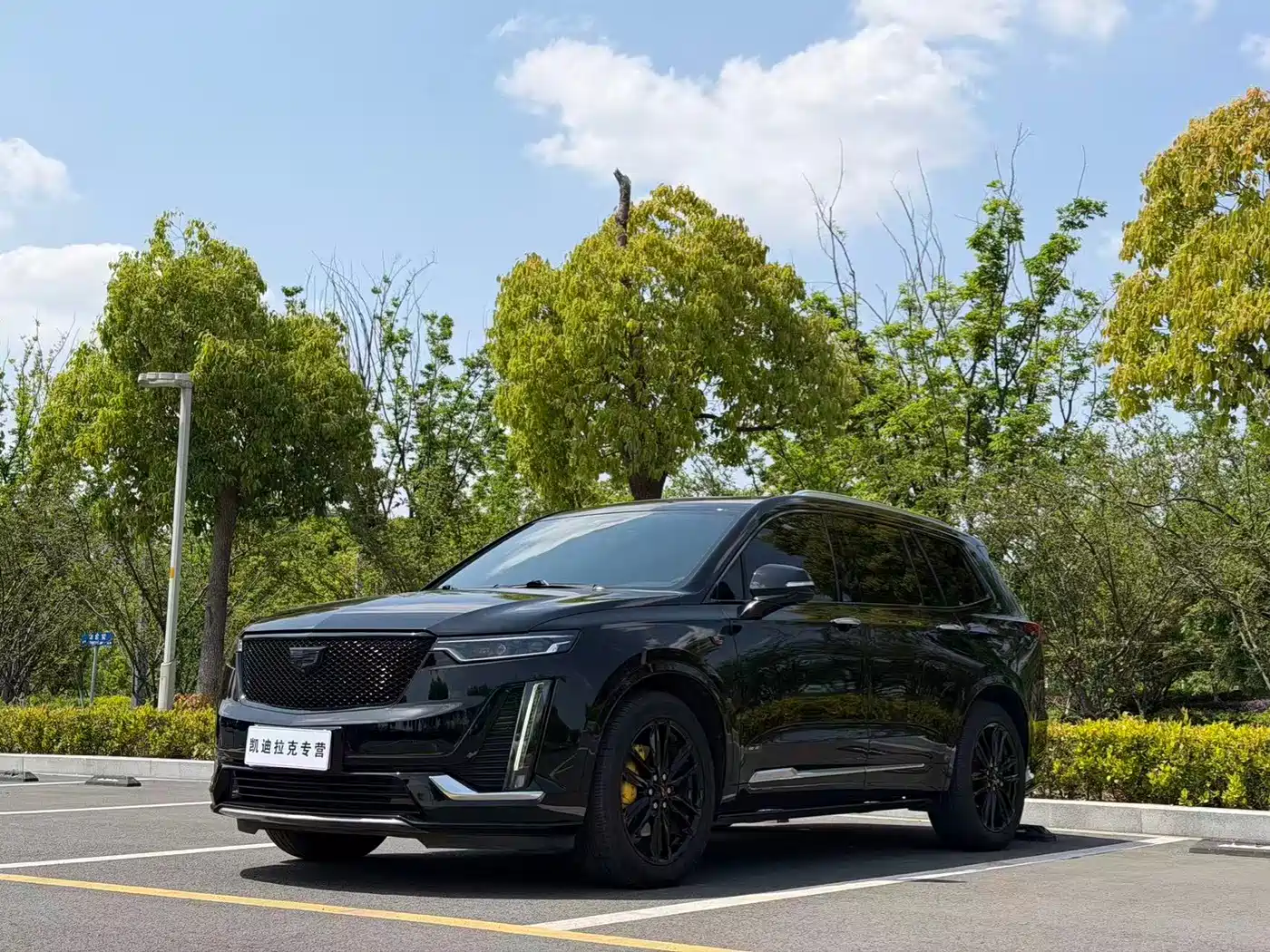 CADILLAC XT6