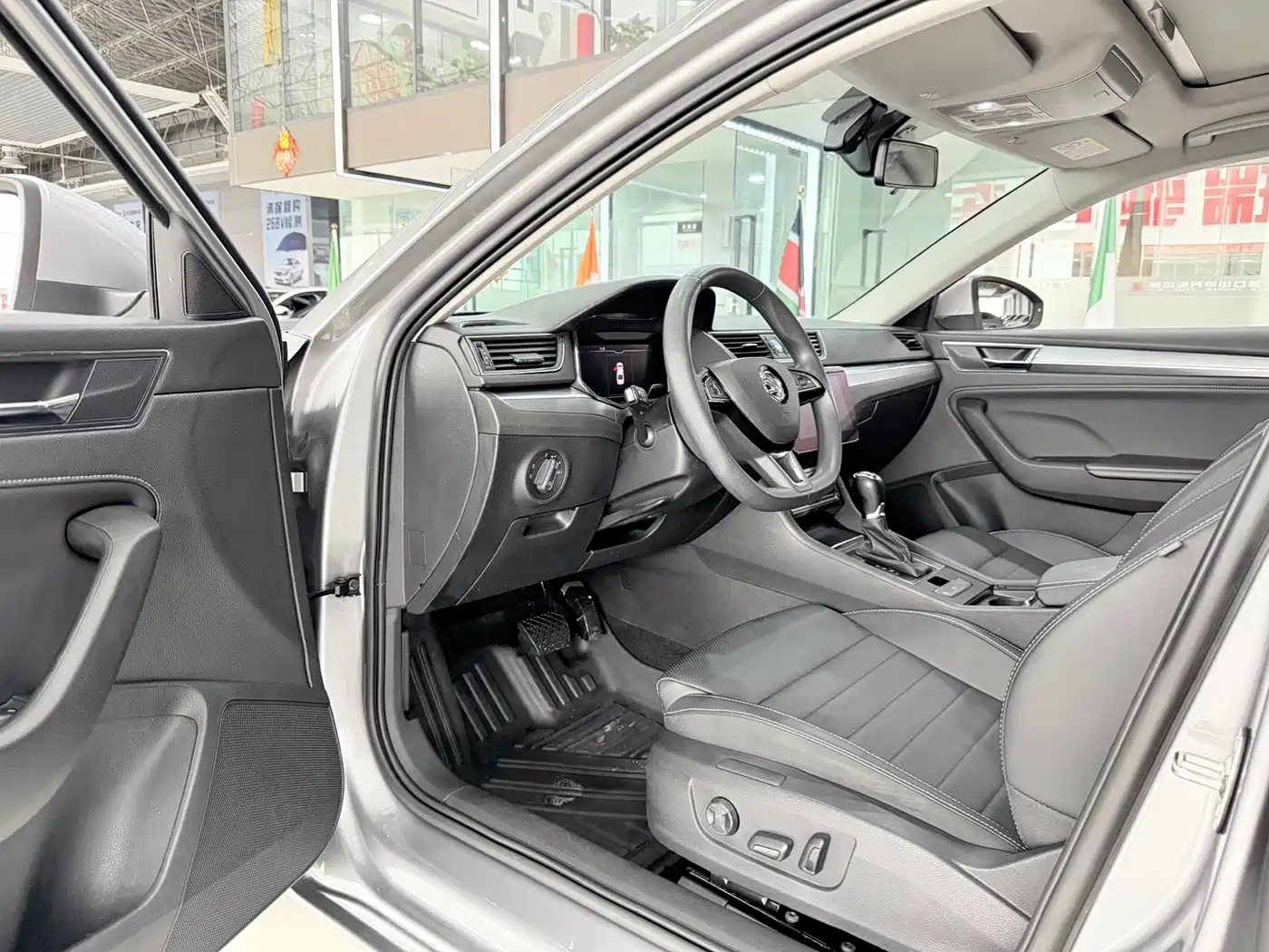 Škoda Superb 2022 TSI280 DSG Premium Edition фото 4