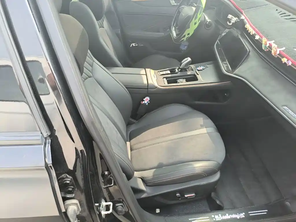Dongfeng Aeolus Yixuan MAX 2022 2021 1.5T Dark Night Dawn Edition