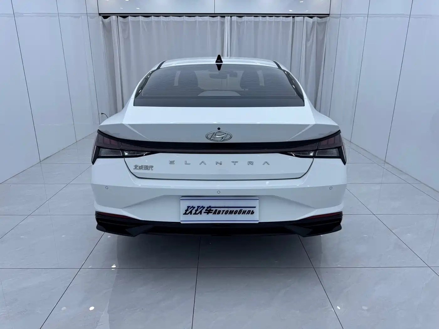 Hyundai Elantra 2023 Model 1.5L CVT LUX Premium Edition фото 5