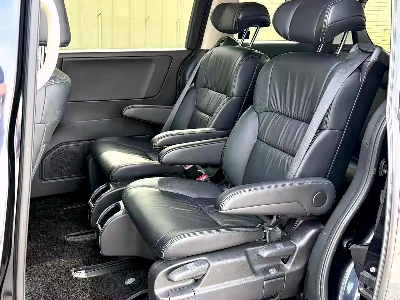 Photo 6 - Honda Odyssey