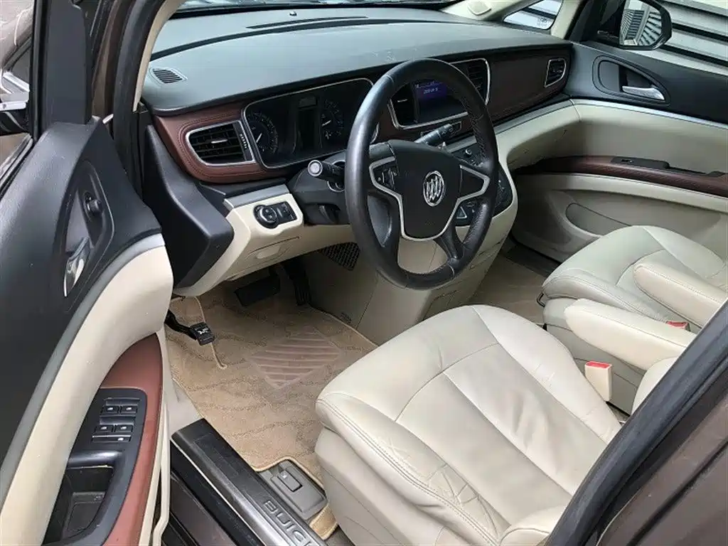 Buick GL8 2015 2.4L Luxury Business Exclusive Edition фото 7